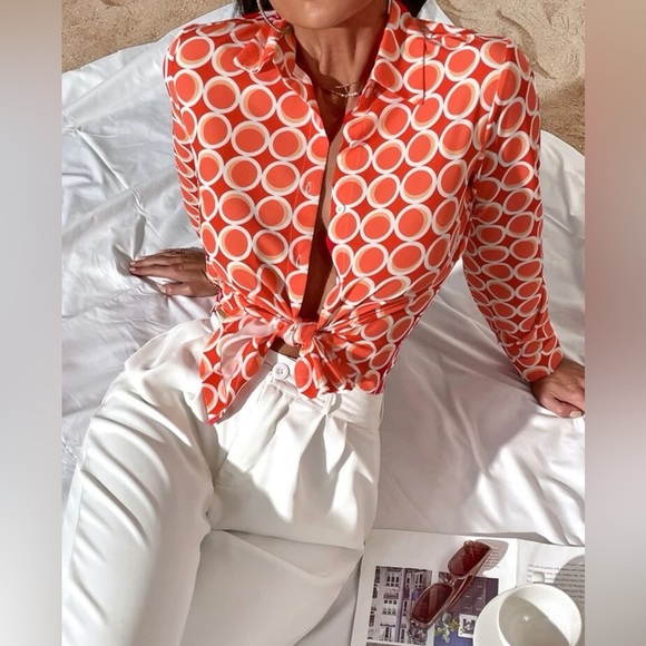 🧡 NWOT! Geometric Long Button Down Shirt - Picture 6 of 11